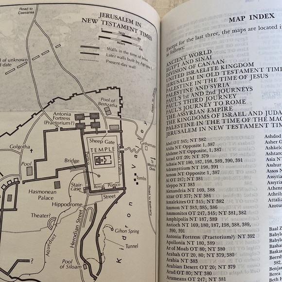 Hardcover Good News Bible; The Bible in Today's English Version - Picture 10 of 11